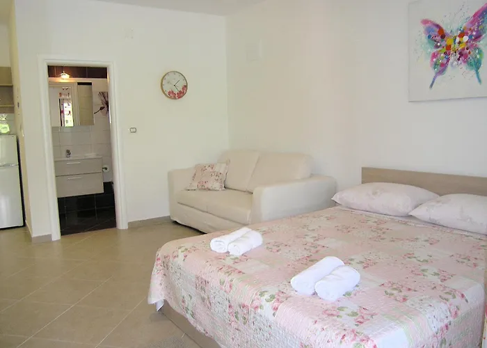 Apartments Iva
